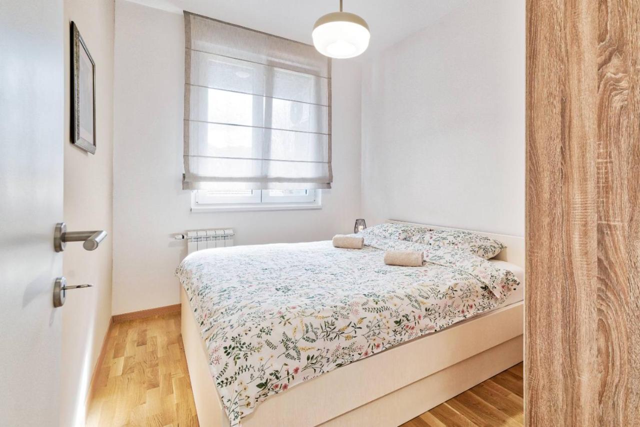 Goldenboy Apartments, バニャ・ルカ エクステリア 写真